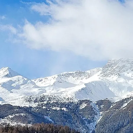 Valdafur Apartment *